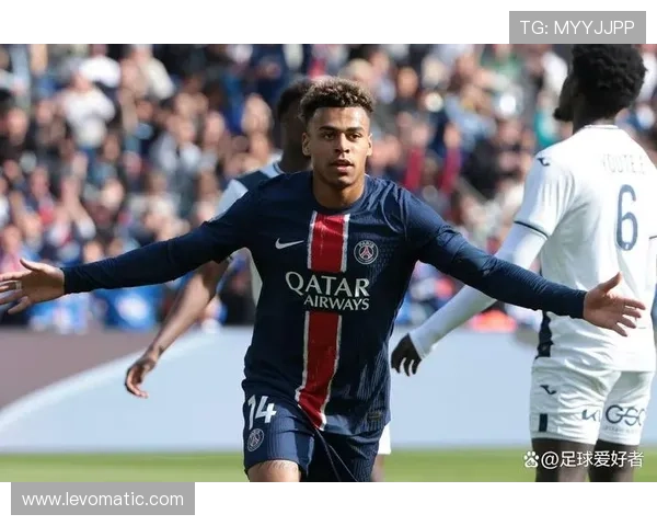 杜埃 vs 维尔茨:组织能力与中场控制力差距在哪 杜埃 vs 维尔茨:组织能力与中场控制力差距在哪