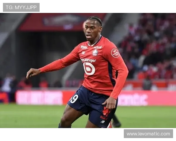 乔纳森·戴维与拉卡泽特:技术型前锋的战术角色及数据对比分析 乔纳森·戴维与拉卡泽特:技术型前锋的战术角色及数据对比分析