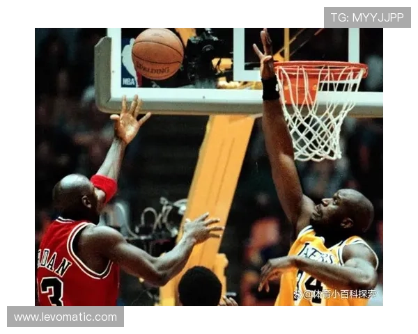 艾弗森突破创造高效得分 与乔丹关键时刻表现形成鲜明对比